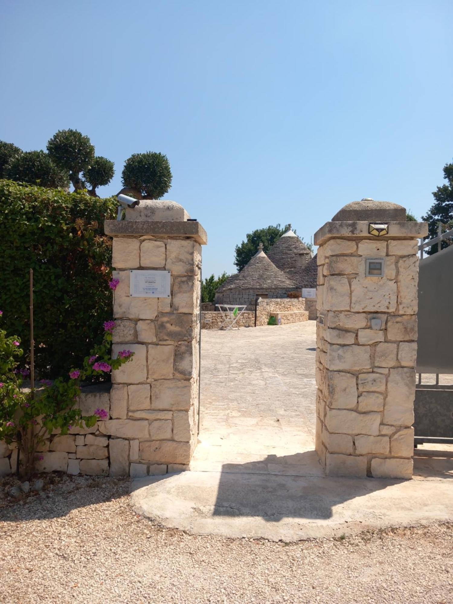 בית הארחה אלברובלו 	Trullo Monte Del Sale מראה חיצוני תמונה