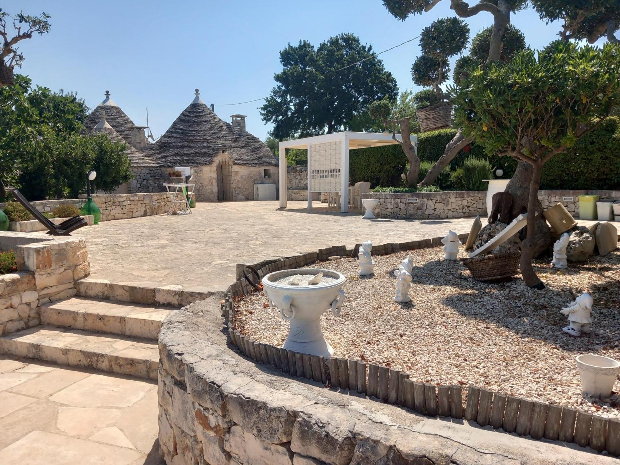 בית הארחה אלברובלו 	Trullo Monte Del Sale מראה חיצוני תמונה