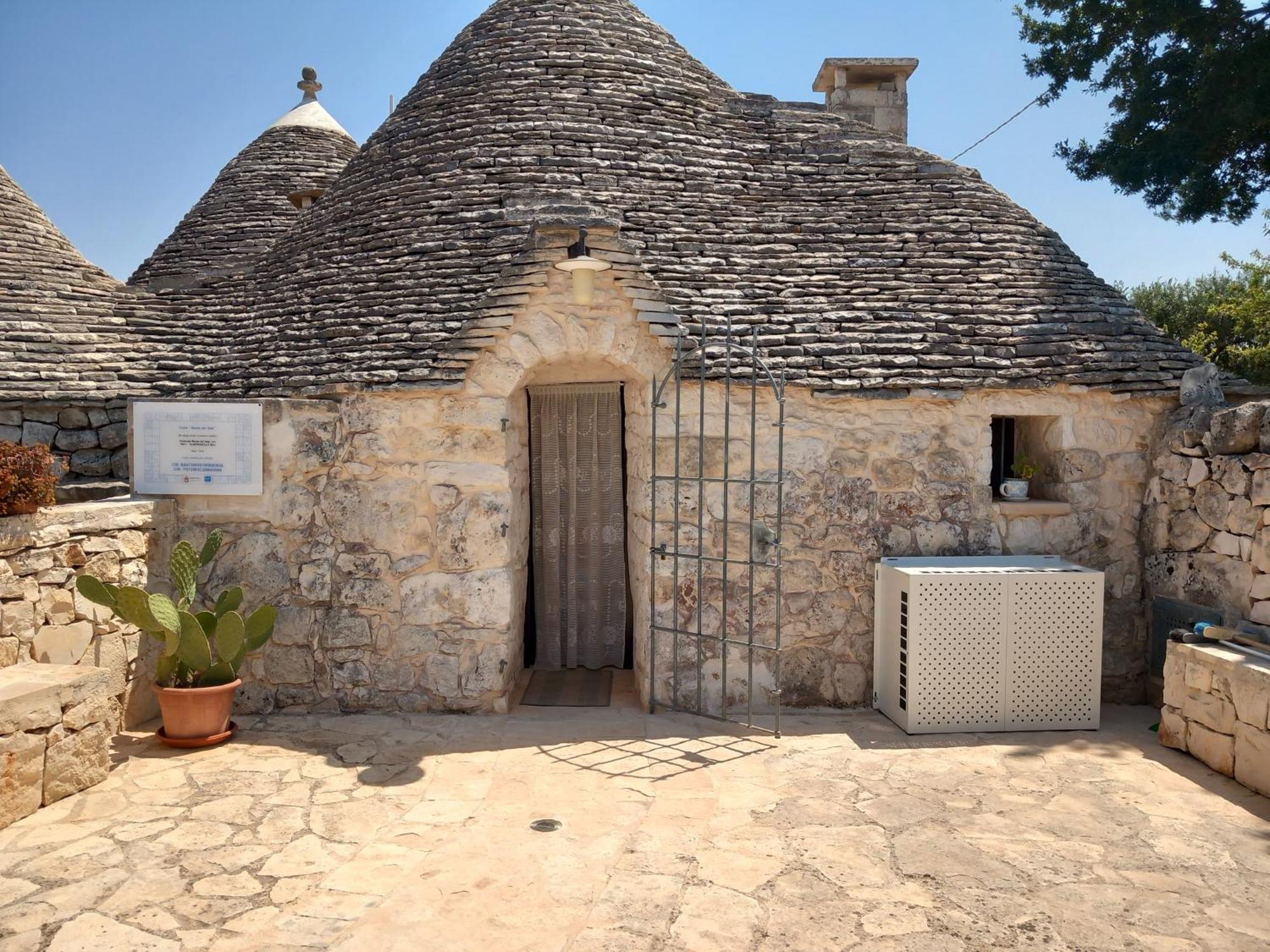 בית הארחה אלברובלו 	Trullo Monte Del Sale מראה חיצוני תמונה