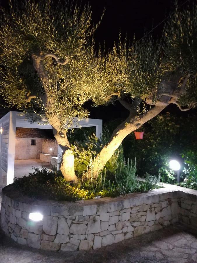 בית הארחה אלברובלו 	Trullo Monte Del Sale מראה חיצוני תמונה